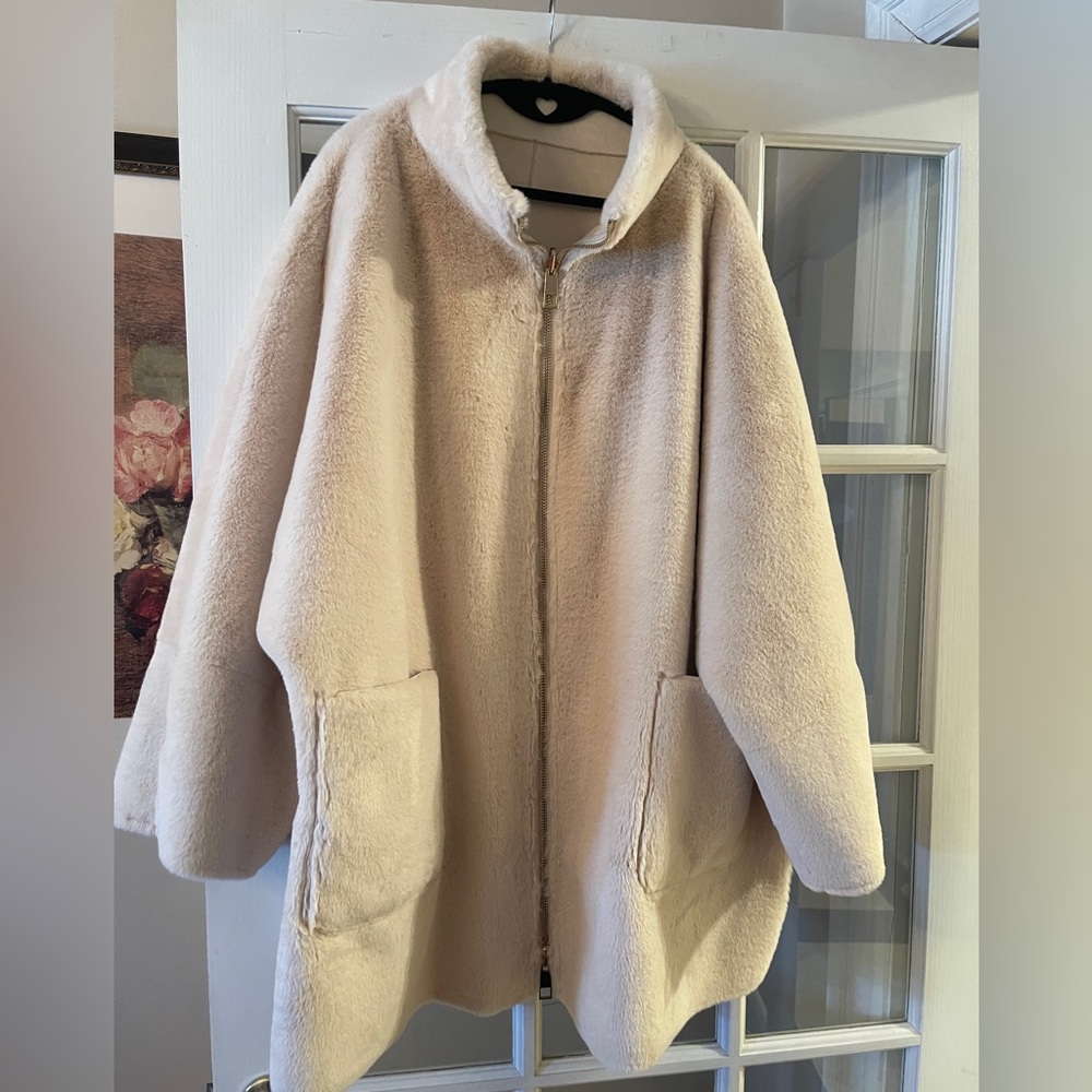 Marina Rinaldi Rodeo oversized reversible faux sterling coat 😍❄️